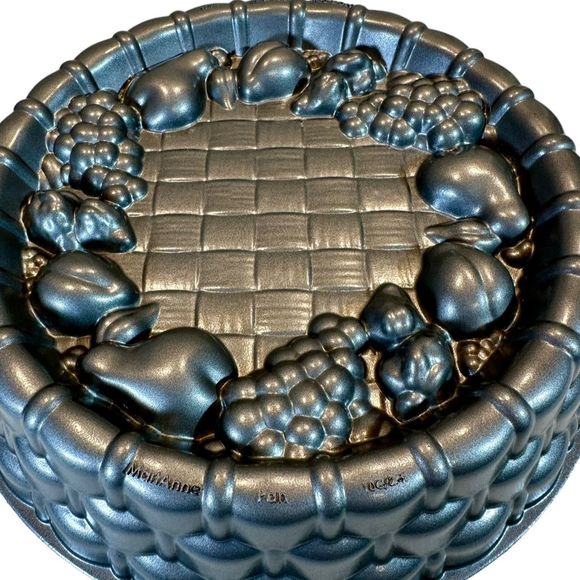 Nordic Ware Marianne Cake Pan 10 Cup Non-Stick Cast Aluminum Silver, Made in USA - Picture 3 of 11